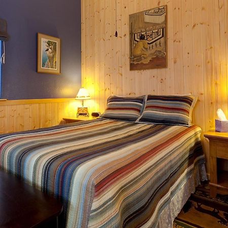 Sea Parrot Inn Seldovia Екстериор снимка