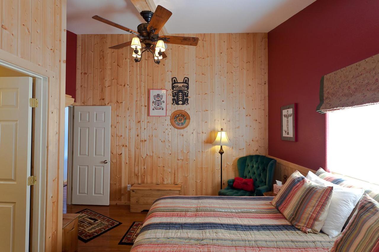 Sea Parrot Inn Seldovia Екстериор снимка