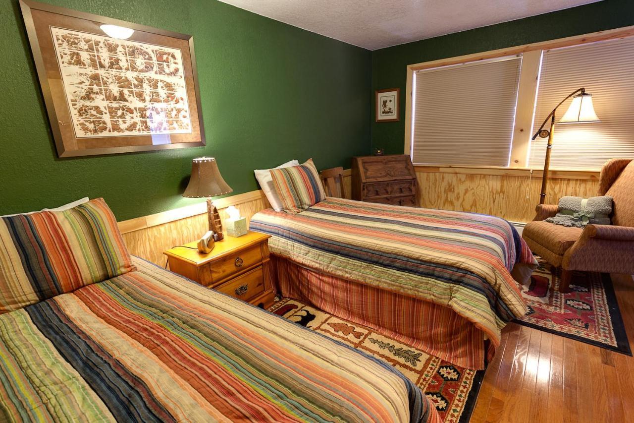 Sea Parrot Inn Seldovia Екстериор снимка
