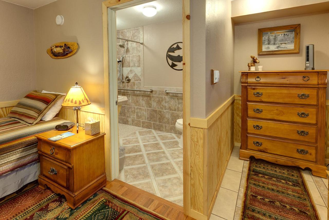 Sea Parrot Inn Seldovia Екстериор снимка