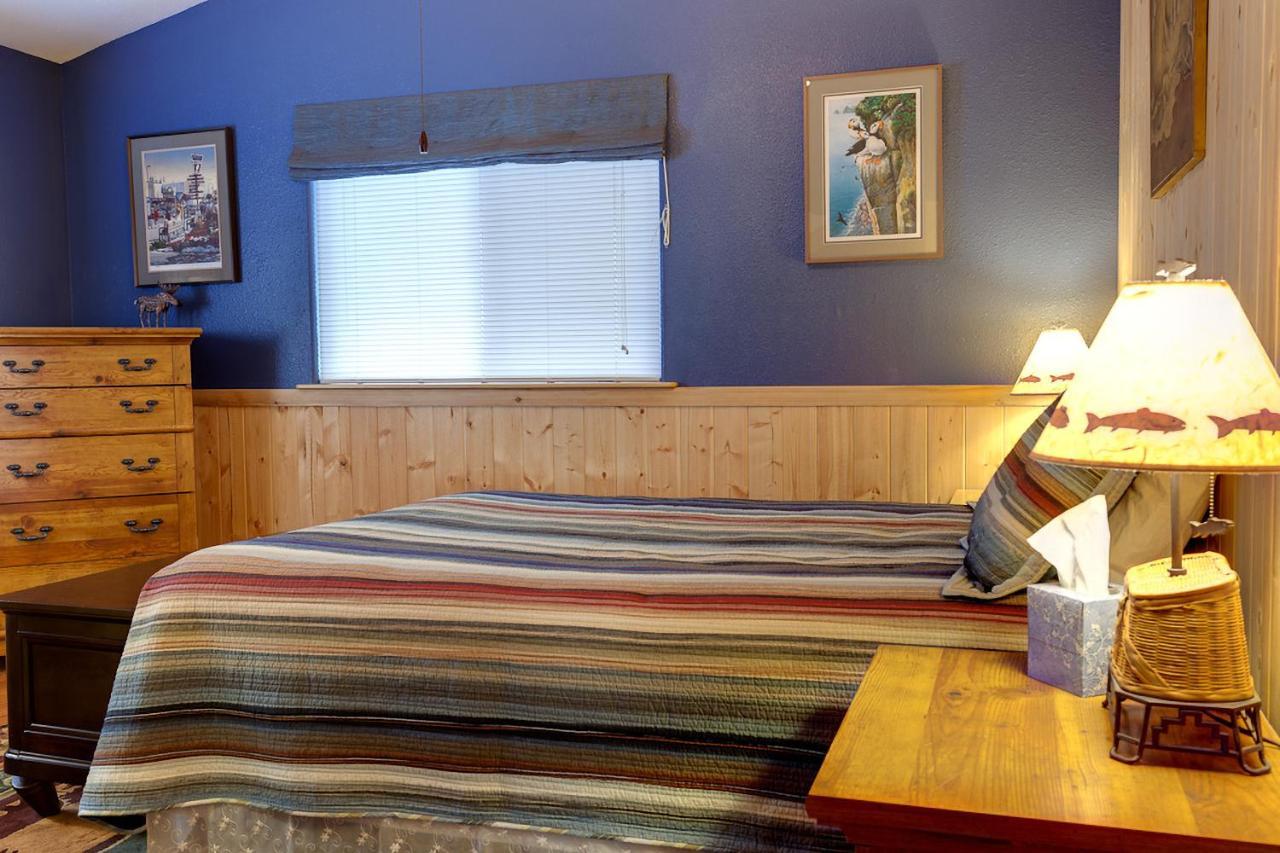 Sea Parrot Inn Seldovia Екстериор снимка