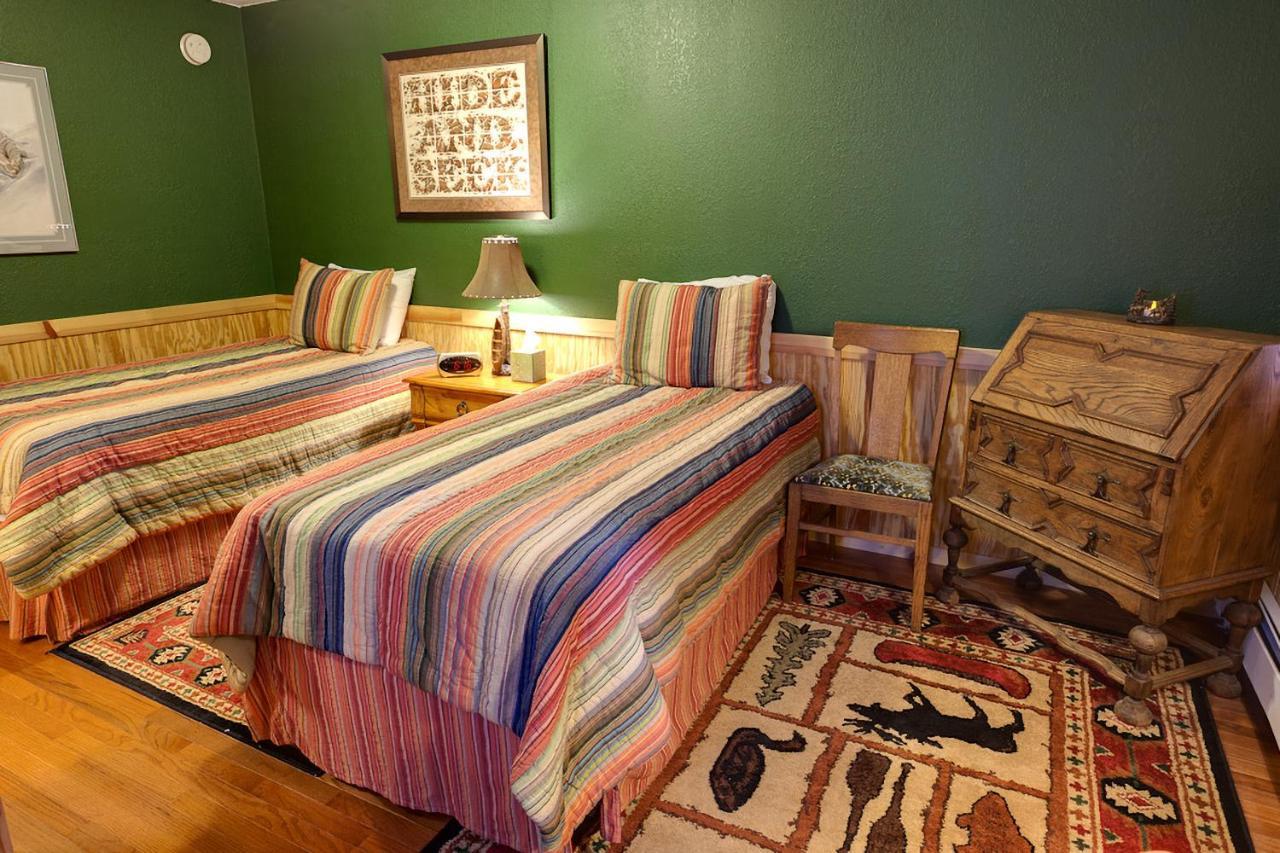 Sea Parrot Inn Seldovia Екстериор снимка