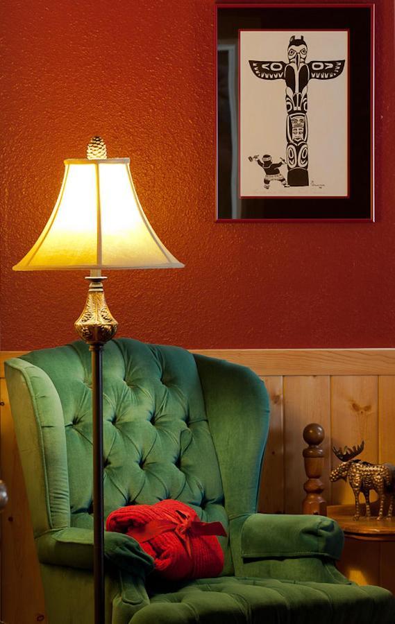 Sea Parrot Inn Seldovia Екстериор снимка