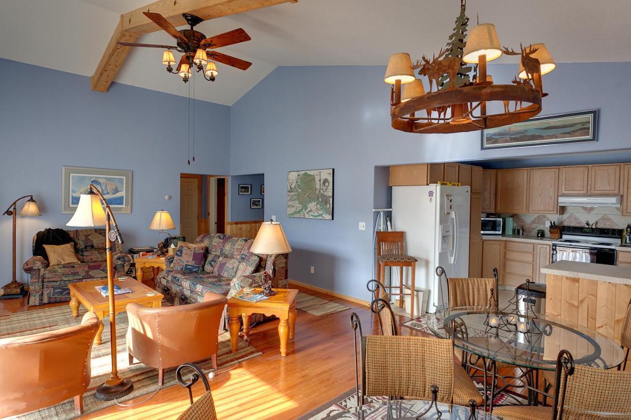 Sea Parrot Inn Seldovia Екстериор снимка