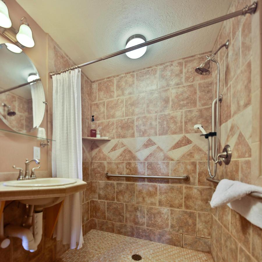 Sea Parrot Inn Seldovia Екстериор снимка